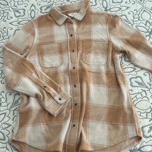 Light fleece button up side M women’s white and camel colored
